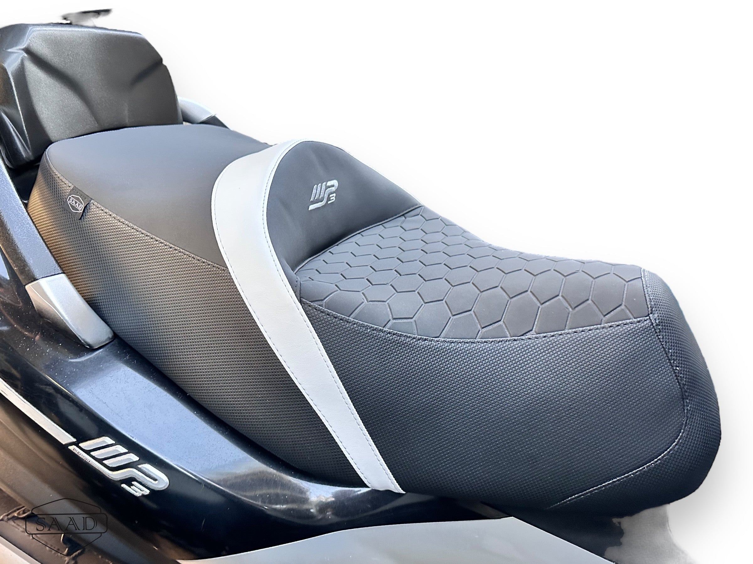 MP3 300 Lt 2013 Comfort Seat by SAAD Covers